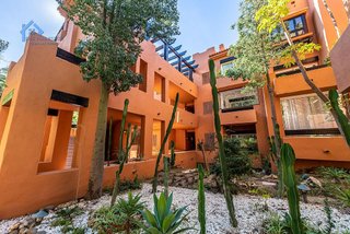 Piso en venta en Los Naranjos - Las Brisas en Marbella