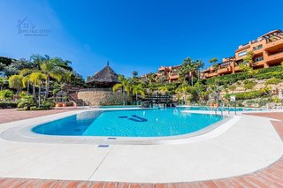 Piso en venta en Los Naranjos - Las Brisas en Marbella