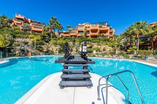 Piso en venta en Los Naranjos - Las Brisas en Marbella