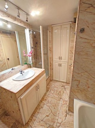 Piso en venta en Ciutat Jardí en Valencia