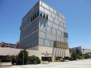 Piso en venta en Pradolongo en Madrid