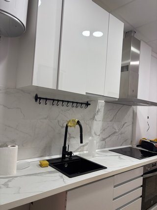 Cocina completa mármol y negro
