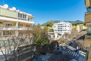 Piso en venta en Playa de la Fontanilla en Marbella