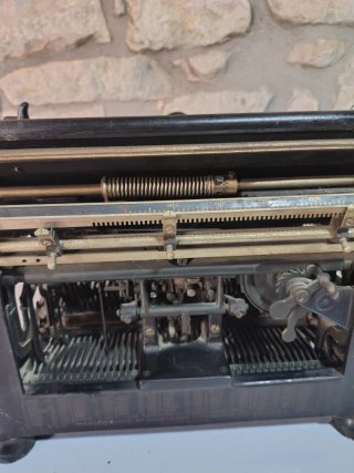 Máquina de escribir Underwood No. 5