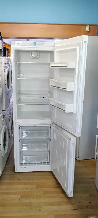 Nevera Liebherr blanca 185X60cm