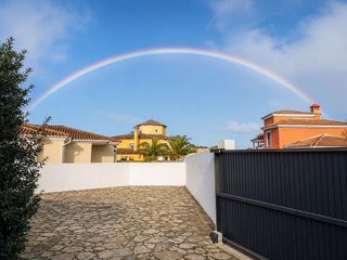 Chalet en venta en La Granja-La Colina-Los Pastores en Algeciras