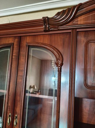 REGALO Mueble de salón de madera y cristal