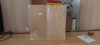 Vitrina expositora Ikea cristal y madera