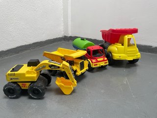 Giochi da spiaggia: camion e escavatore