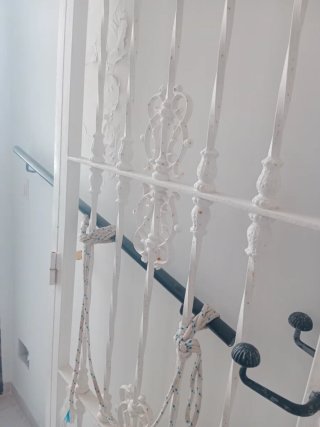 Puerta de seguridad de hierro