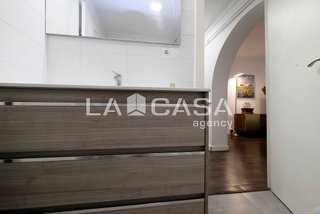 Piso en venta en Montbau en Barcelona