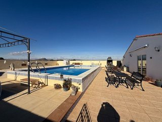 Chalet en venta en Las Tiesas en Villena
