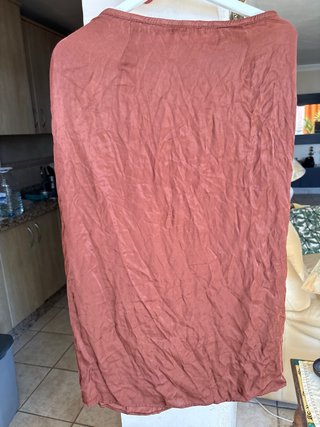 Falda Zara satén marrón fruncida