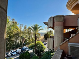 Piso en venta en Los Naranjos - Las Brisas en Marbella