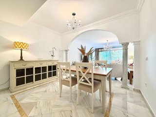 Piso en venta en Los Naranjos - Las Brisas en Marbella