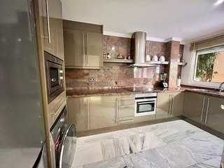 Piso en venta en Los Naranjos - Las Brisas en Marbella