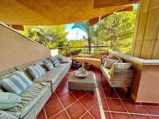 Piso en venta en Los Naranjos - Las Brisas en Marbella