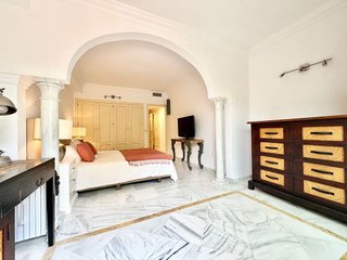 Piso en venta en Los Naranjos - Las Brisas en Marbella