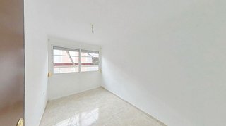 Piso en venta en Fondo en Santa Coloma de Gramanet