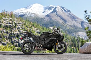 Yamaha R9
