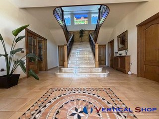 Chalet en venta en Yecla