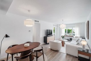 Piso en venta en Nueva Andalucía centro en Marbella