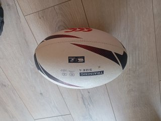 Set Rugby: Balón, Casco y Porta Balón tee