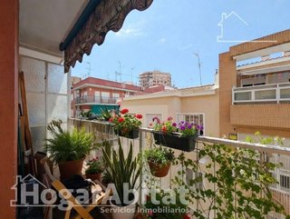 Piso en venta en Carolinas Bajas en Alicante