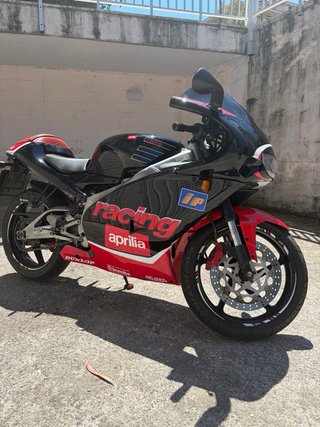 Aprilia RS 125 2T Negra/Roja replica harada