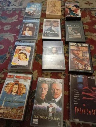Lote Películas VHS Cine Español hay 40 películas