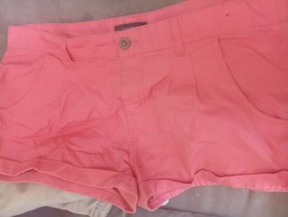 Shorts estilo chino color coral y a rayas  44