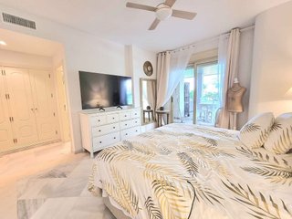 Piso en venta en Los Naranjos - Las Brisas en Marbella