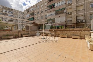 Piso en venta en Reyes Católicos en Alcalá de Henares