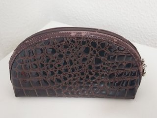 Estuche Cartera y Neceser Guy Laroche Marrón