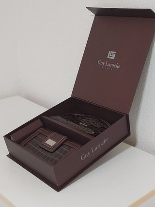 Estuche Cartera y Neceser Guy Laroche Marrón