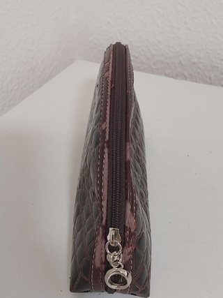 Estuche Cartera y Neceser Guy Laroche Marrón