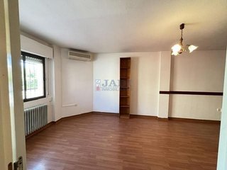 Chalet en venta en Zona Parque de las Infantas - Magdalena en Valdepeñas