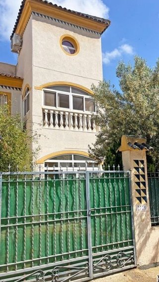 Chalet en venta en Urbanizaciones en Guardamar del Segura