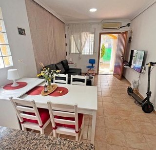 Chalet en venta en Urbanizaciones en Guardamar del Segura