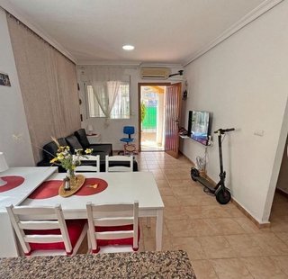 Chalet en venta en Urbanizaciones en Guardamar del Segura