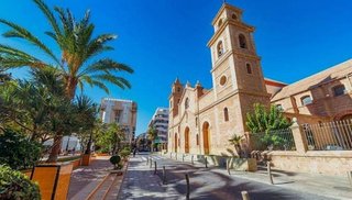 Casa adosada en venta en La Siesta - El Salado - Torreta en Torrevieja