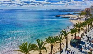 Casa adosada en venta en La Siesta - El Salado - Torreta en Torrevieja