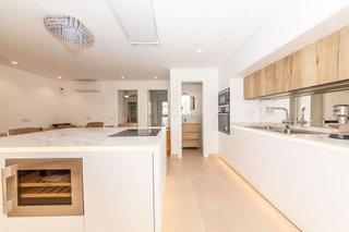 Casa adosada en venta en Nueva Andalucía centro en Marbella