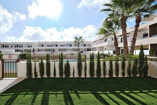Casa adosada en venta en  El Acequión - Los Naúfragos en Torrevieja