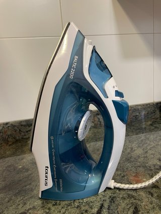 Plancha de ropa Taurus 2200  - VENTA POR MUDANZA