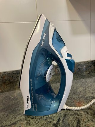 Plancha de ropa Taurus 2200  - VENTA POR MUDANZA