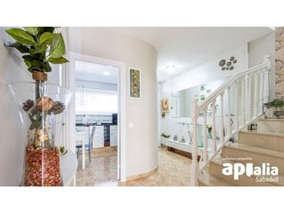 Casa en venta en Les Arenes - La Grípia  Can Montllor en Terrassa
