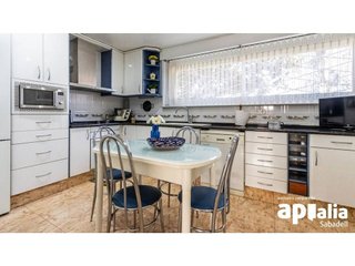 Casa en venta en Les Arenes - La Grípia  Can Montllor en Terrassa