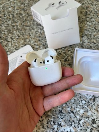 AirPods