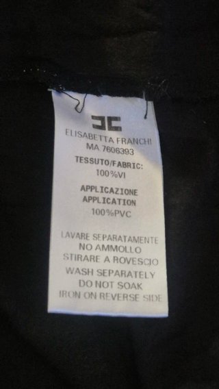 Elisabetta franchi  tee-shirt  nera con applicazio